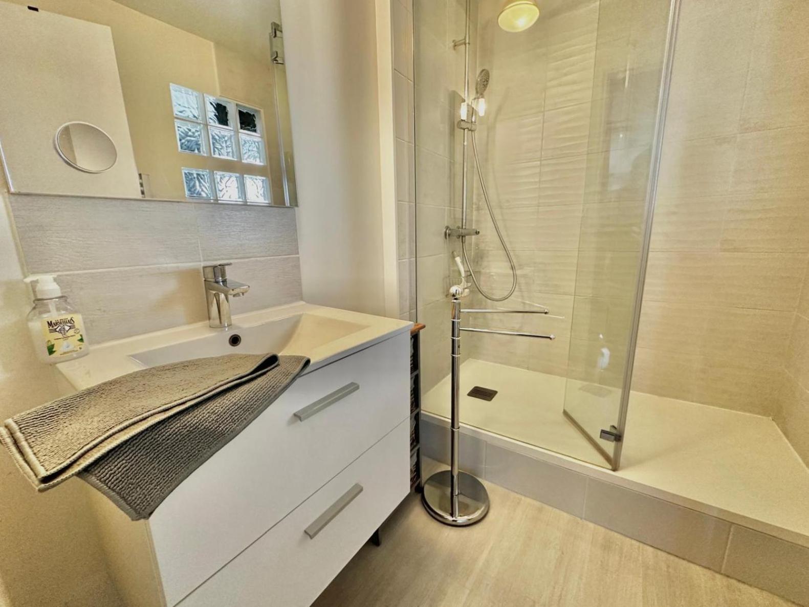 Appartement Pres Du Port Centre Et Plage - Vue Mer Courseulles-sur-Mer Dış mekan fotoğraf